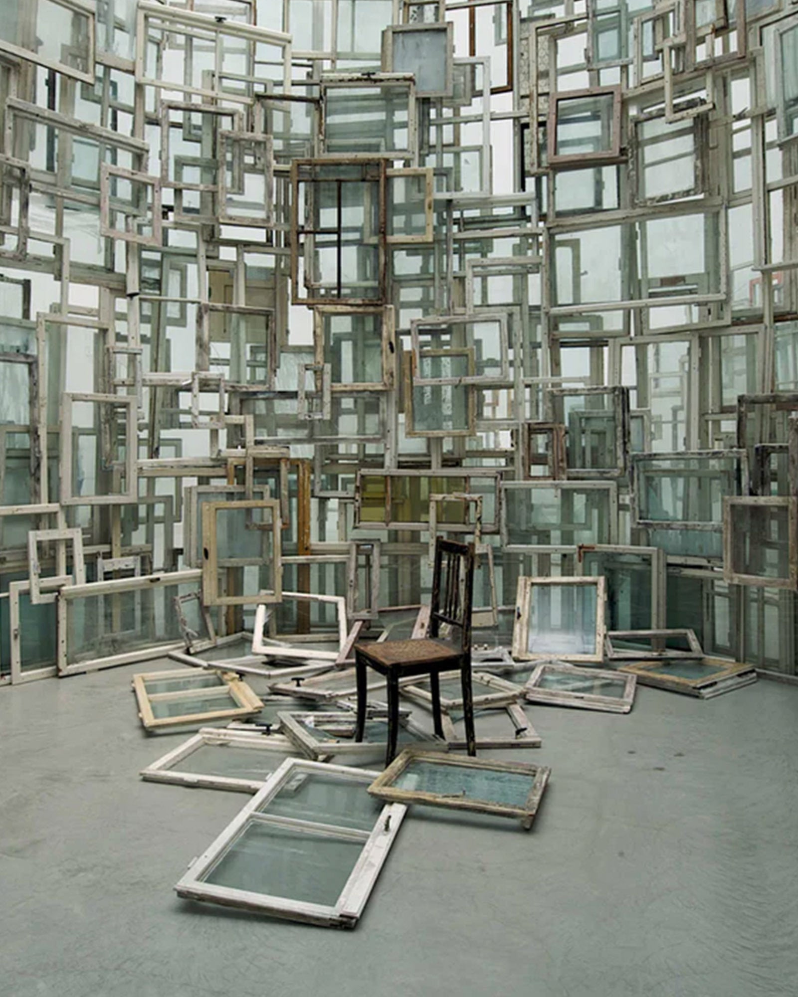 CHIHARU SHIOTA A Room of Memory – KÖNIG GALERIE