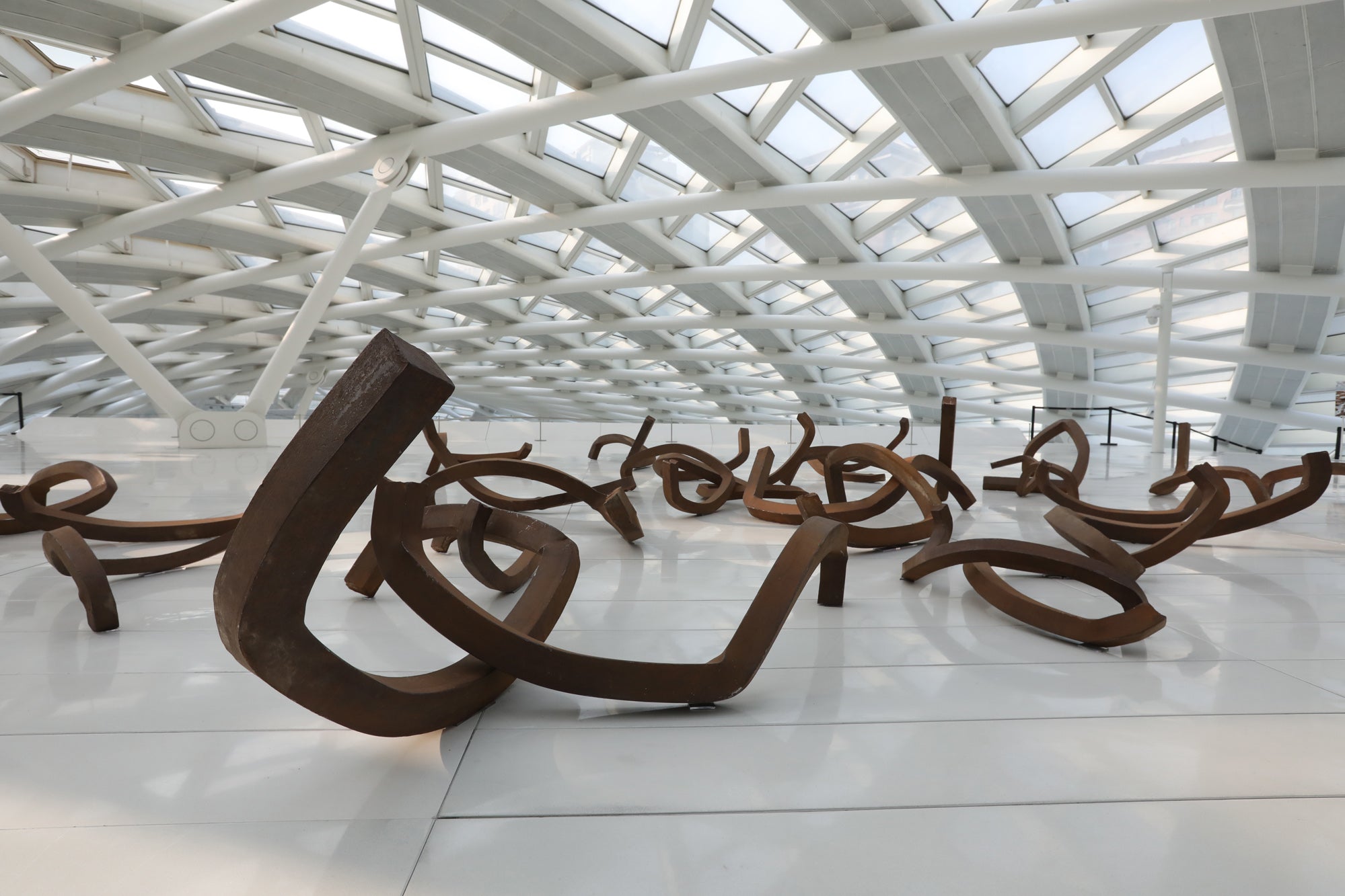 BERNAR VENET | BEYOND CONCEPT AND MATTER – KÖNIG GALERIE