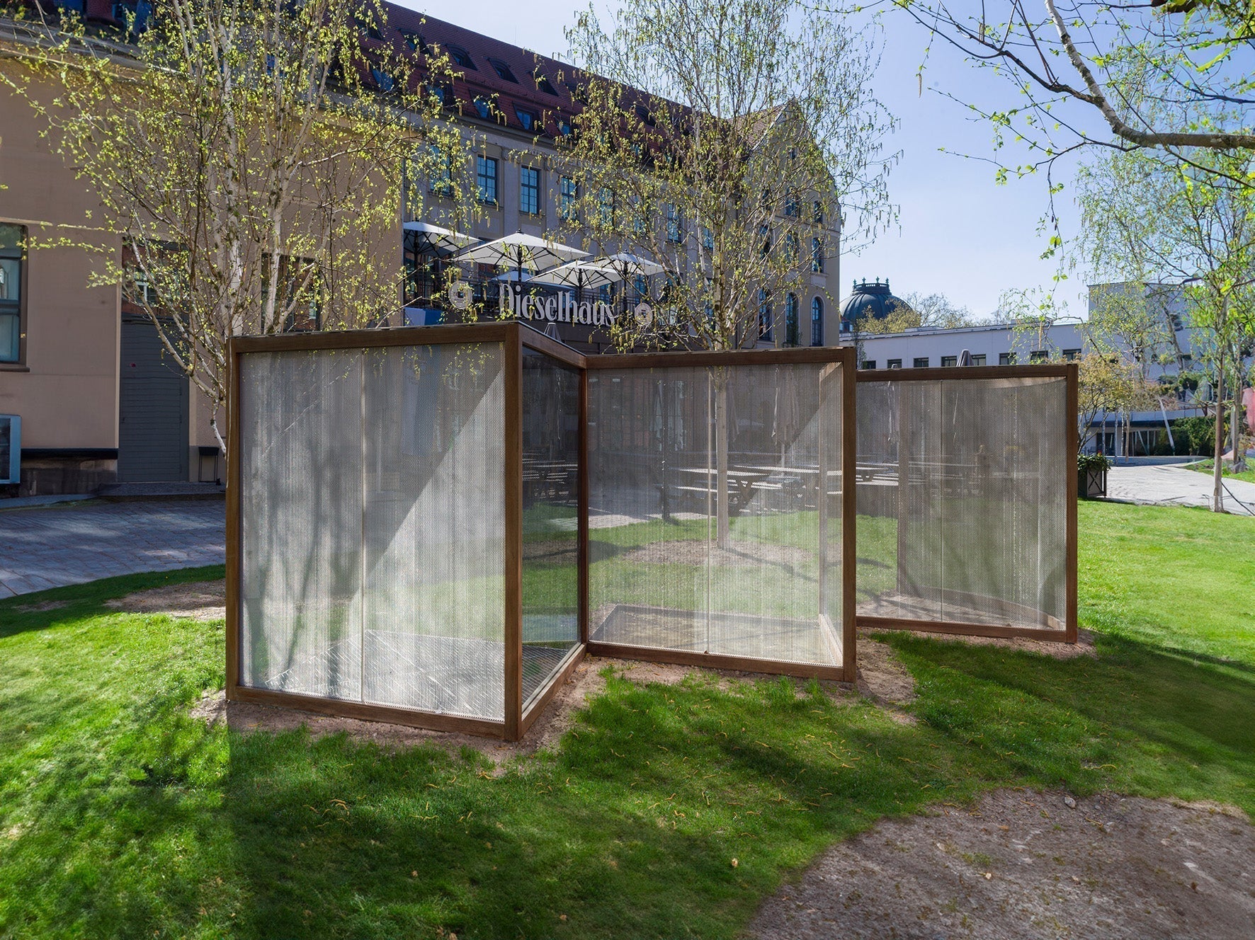 DAN GRAHAM | FORUM AN DER MUSEUMSINSELN – KÖNIG GALERIE