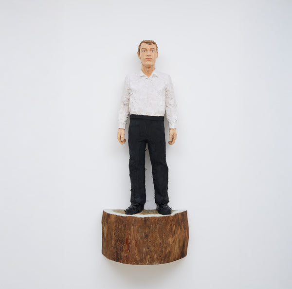 Mann auf Sockel / Man on Pedestal